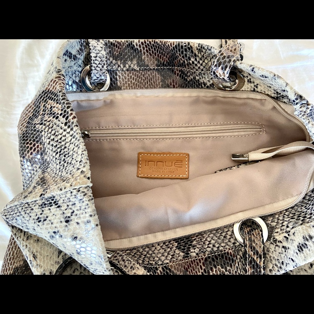 Innue Python Print Leather Tote Bag - image 5